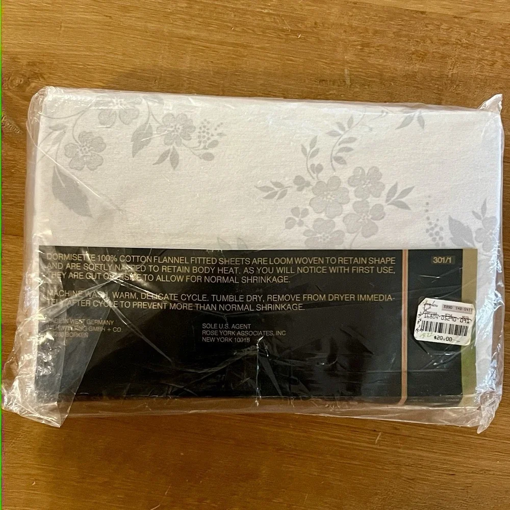 Vintage NIP Dormisette 100% Cotton Flannel Fitted Sheet Twin White Gray Floral